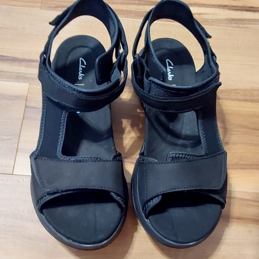 Womens Clarks Wave Walk Sandals  - Size 8-1/2M